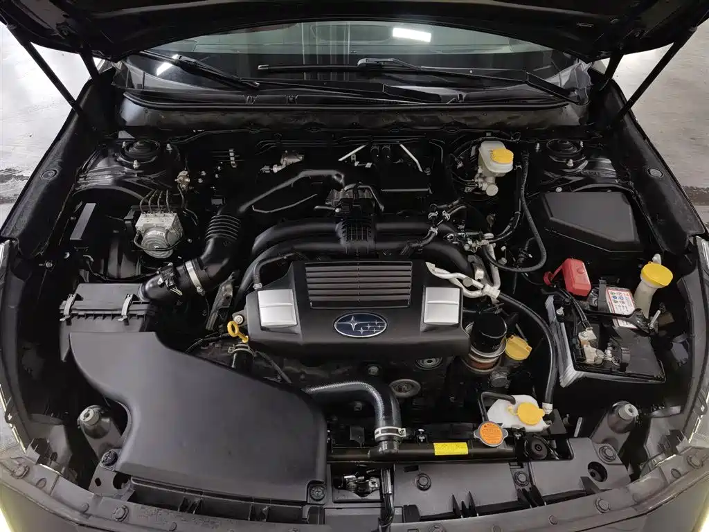 Legacy Facelift 2.5 i AWD Style