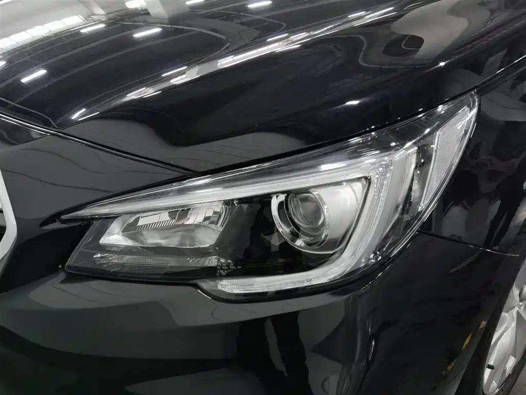 Legacy Facelift 2.5 i AWD Style