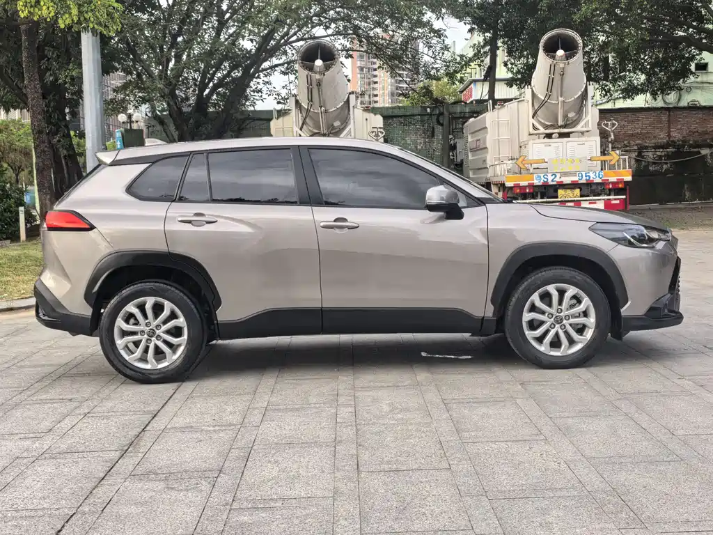 Frontlander 2.0 L CVT Leading
