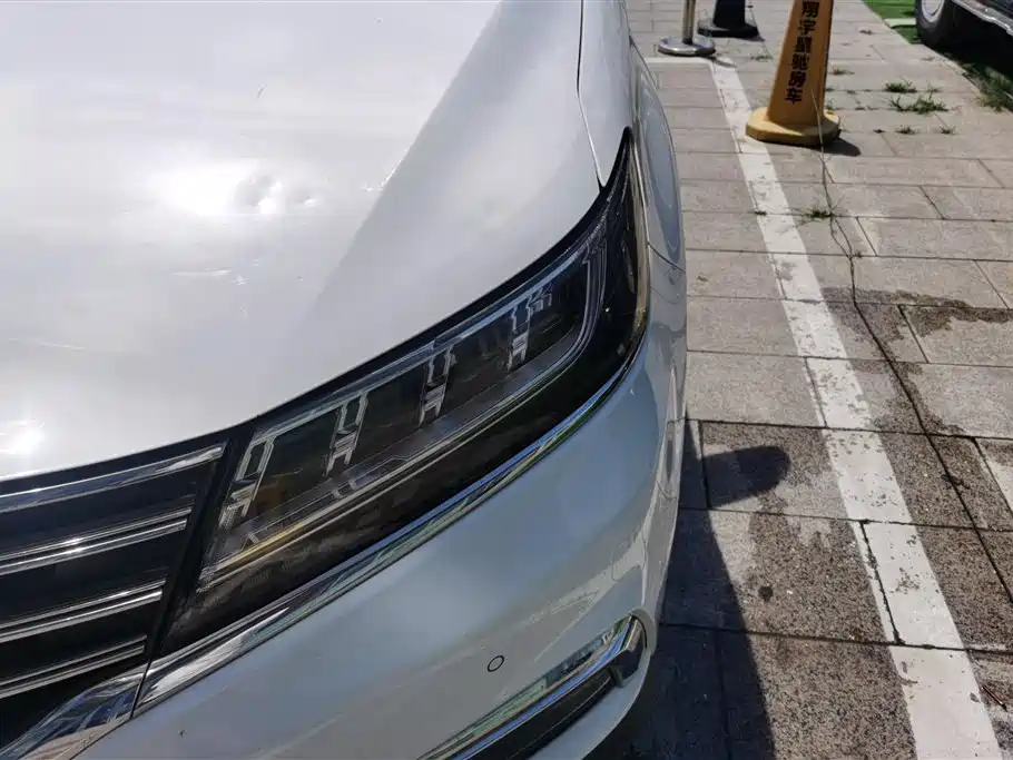 Roewe RX5 30 T 4 WD Auto Internet Smart Supreme
