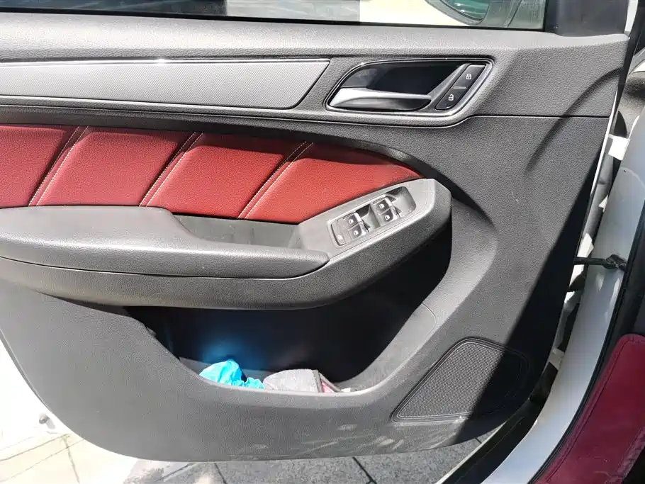 Roewe RX5 30 T 4 WD Auto Internet Smart Supreme