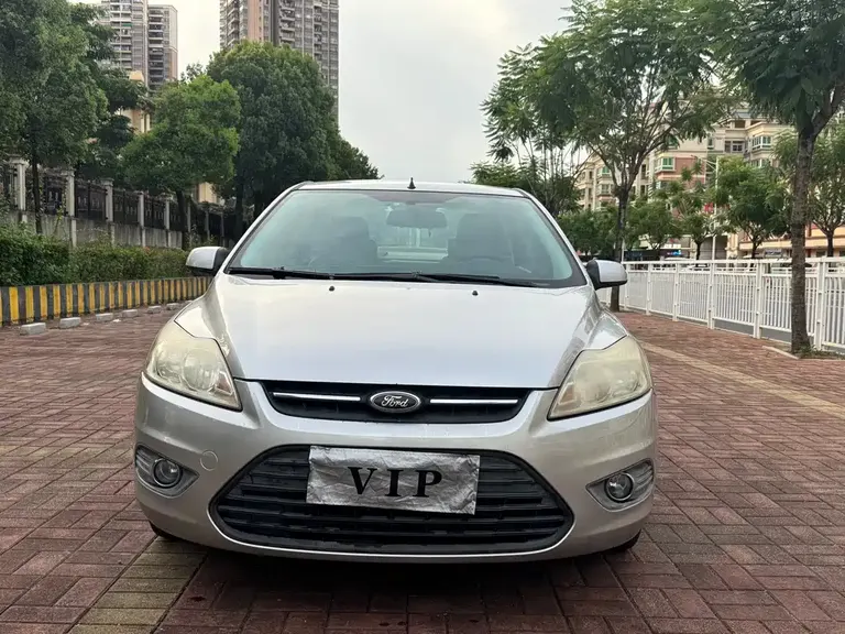 Ford Focus Sedan Classic 1.8 L Manual Basic