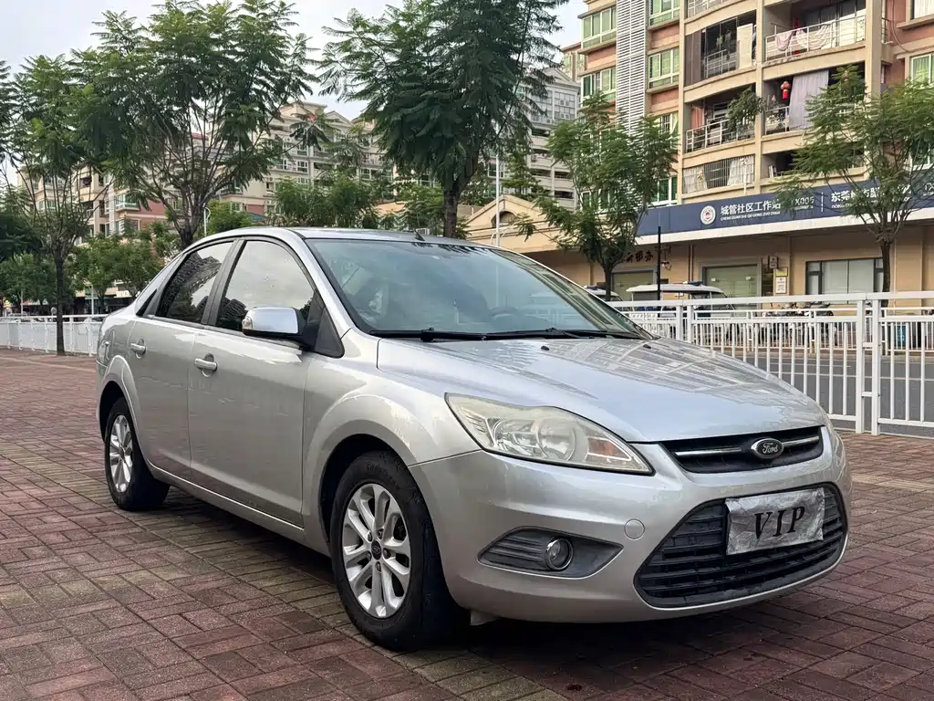 Focus Sedan Classic 1.8 L Manual Basic