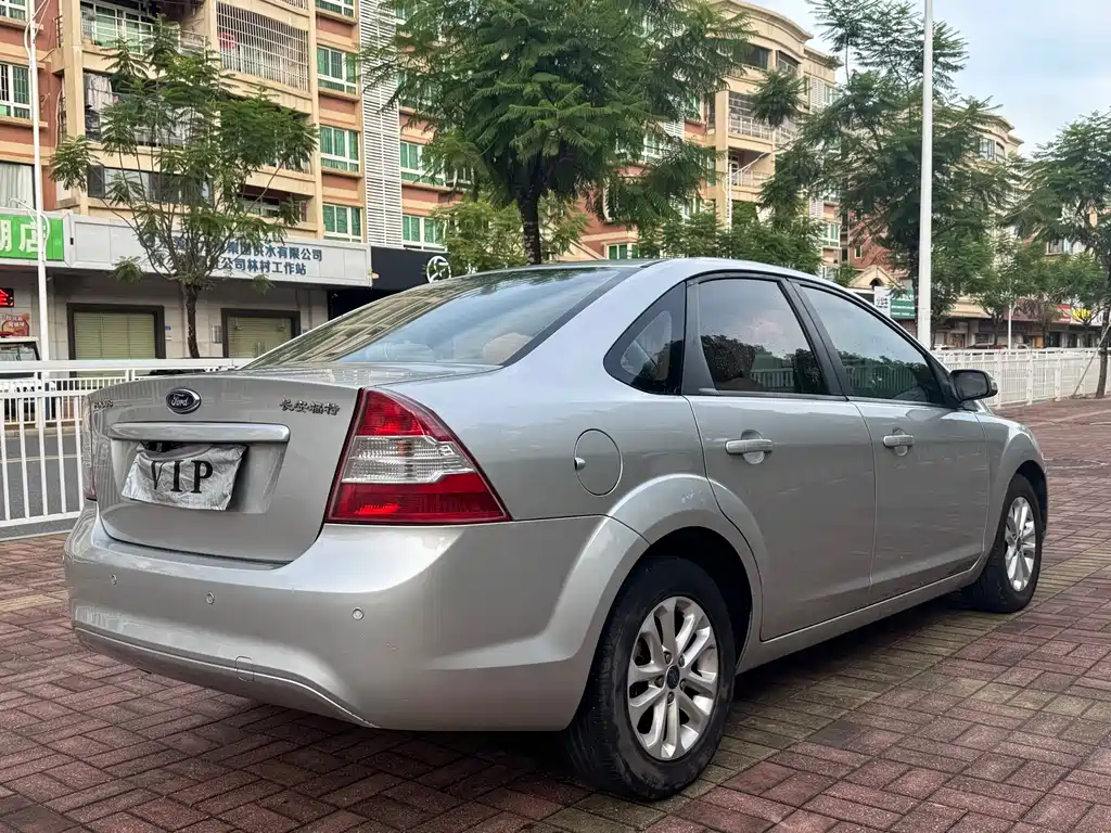 Focus Sedan Classic 1.8 L Manual Basic