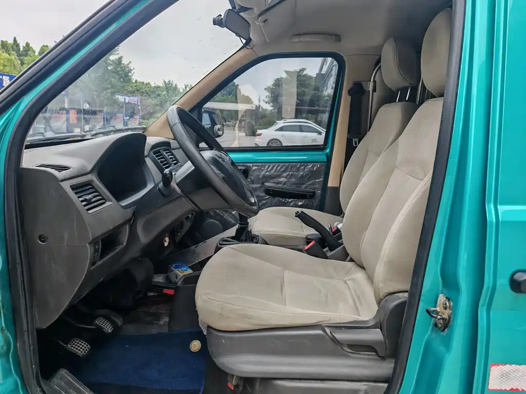 Wuling Rongguang 五菱荣光 2019款 1.2 L S 厢式运输车实用型2座
