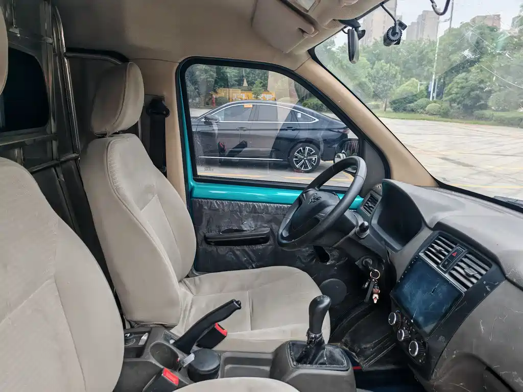 Wuling Rongguang 五菱荣光 2019款 1.2 L S 厢式运输车实用型2座