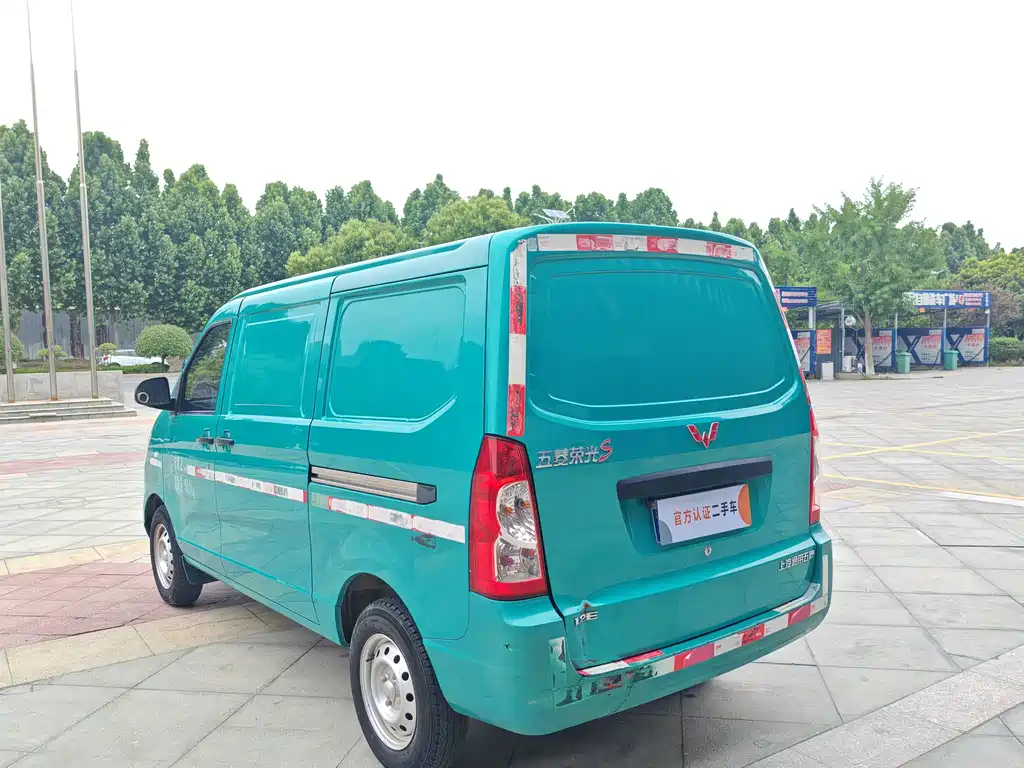 Wuling Rongguang 五菱荣光 2019款 1.2 L S 厢式运输车实用型2座