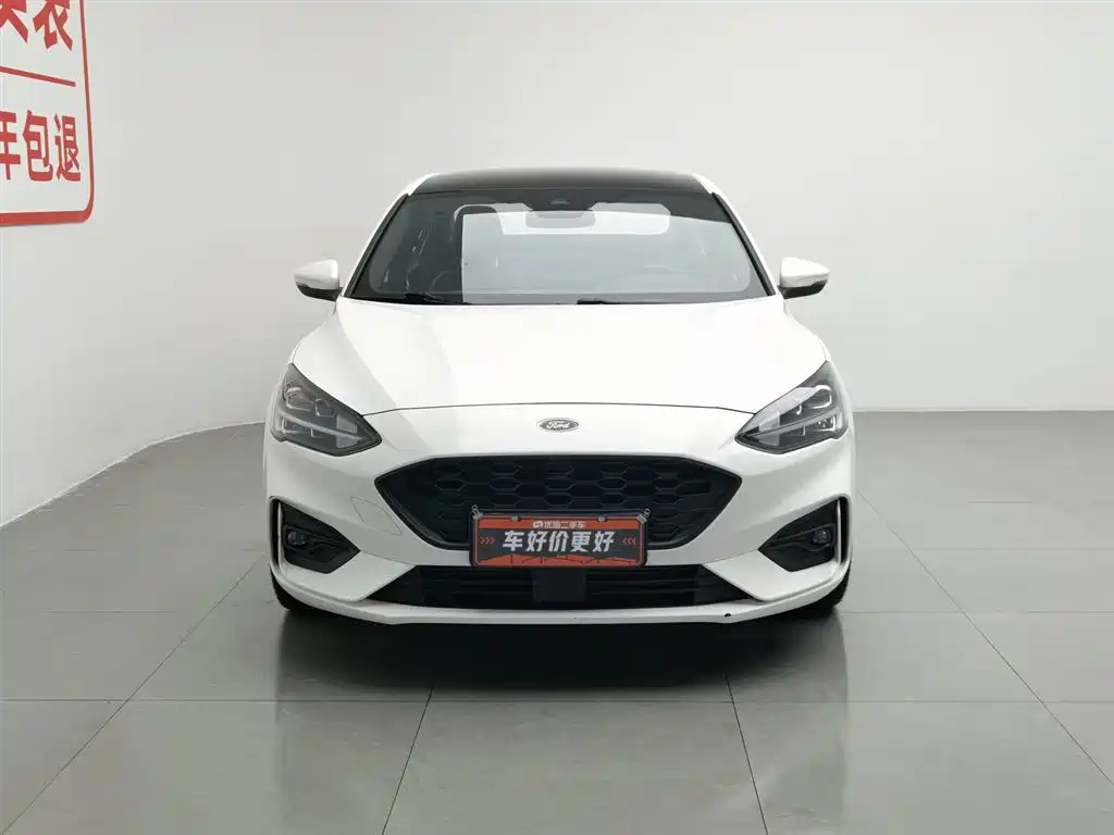 Focus Sedan EcoBoost 180 Auto ST Line