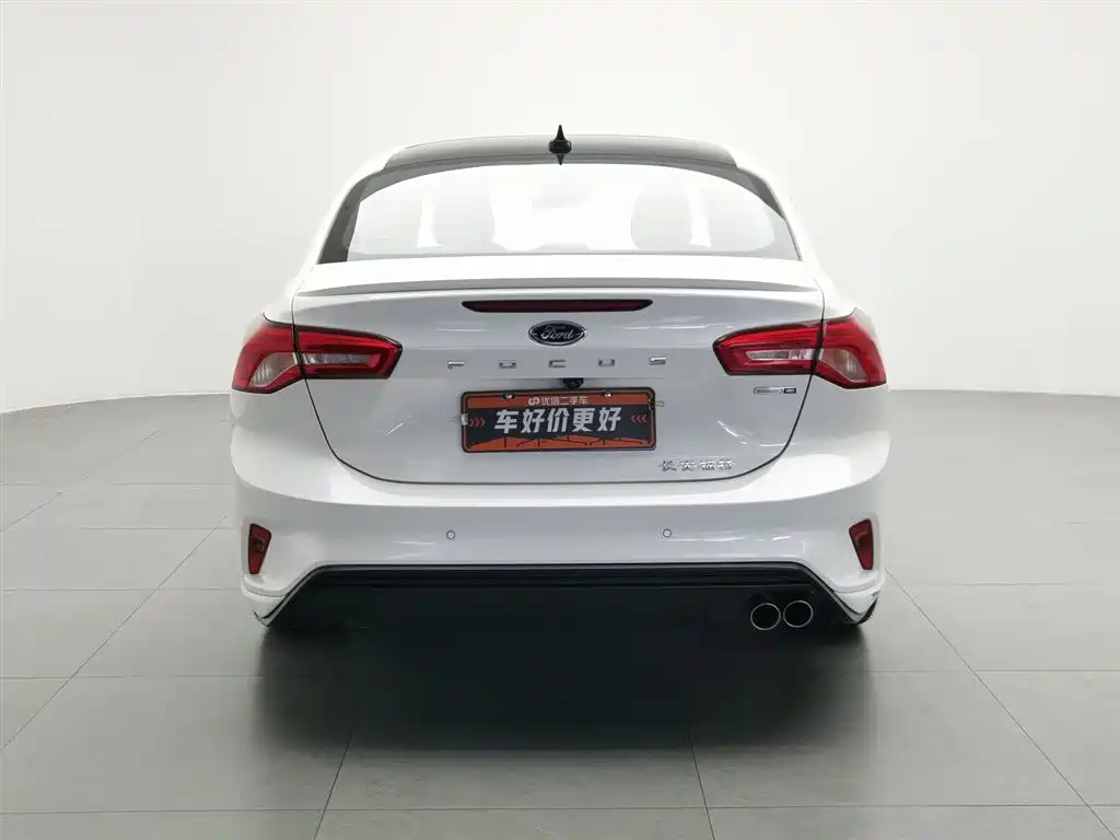 Focus Sedan EcoBoost 180 Auto ST Line