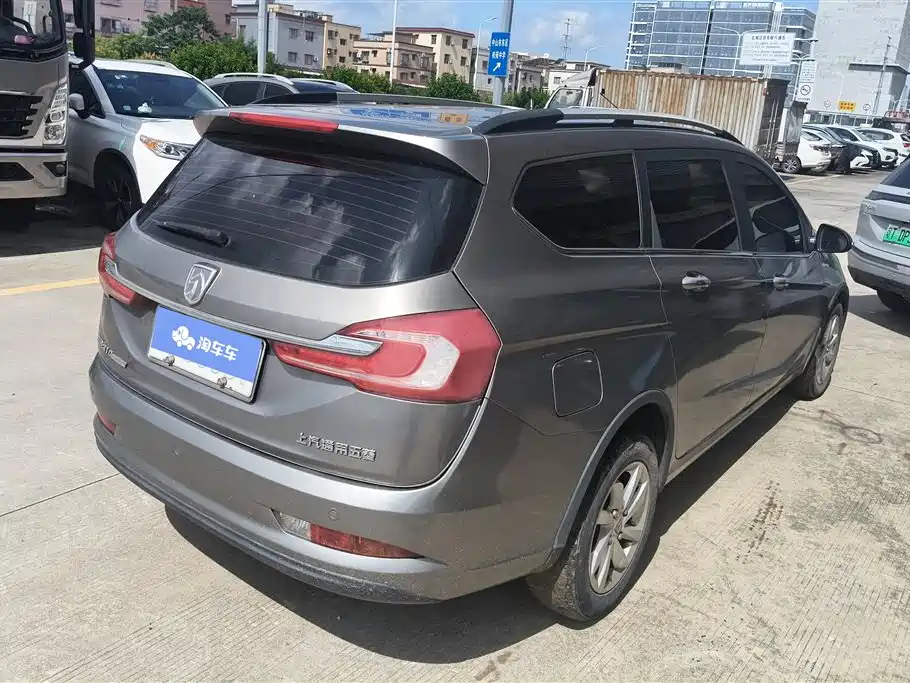 Baojun 310 W 1.5 L Manual Fashion CN-V