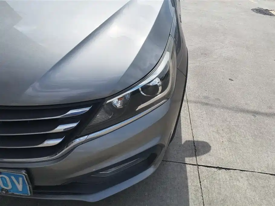 Baojun 310 W 1.5 L Manual Fashion CN-V
