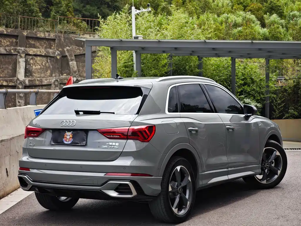Audi Q3 奥迪Q3 2024款 35 TFSI RS套件燃速型