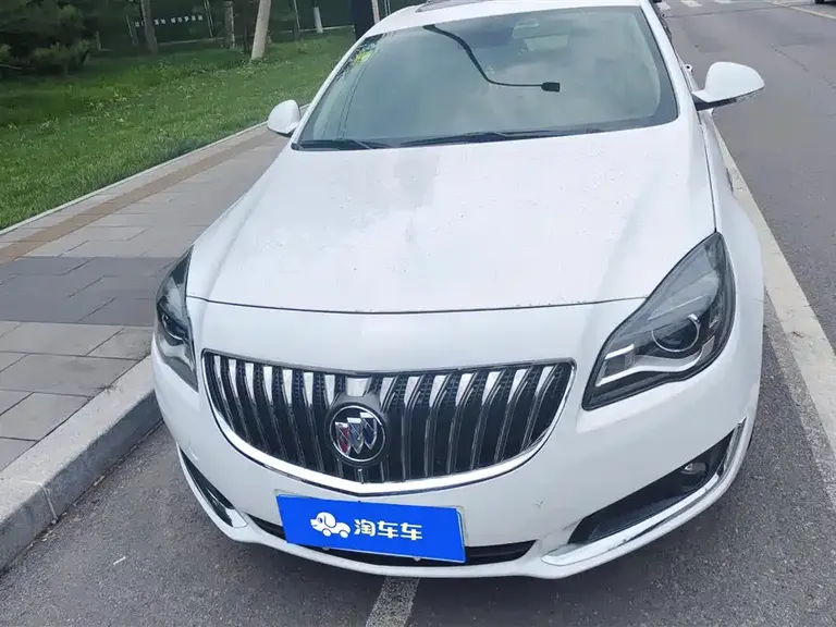 Buick Regal 2.0 L Elite Fashion