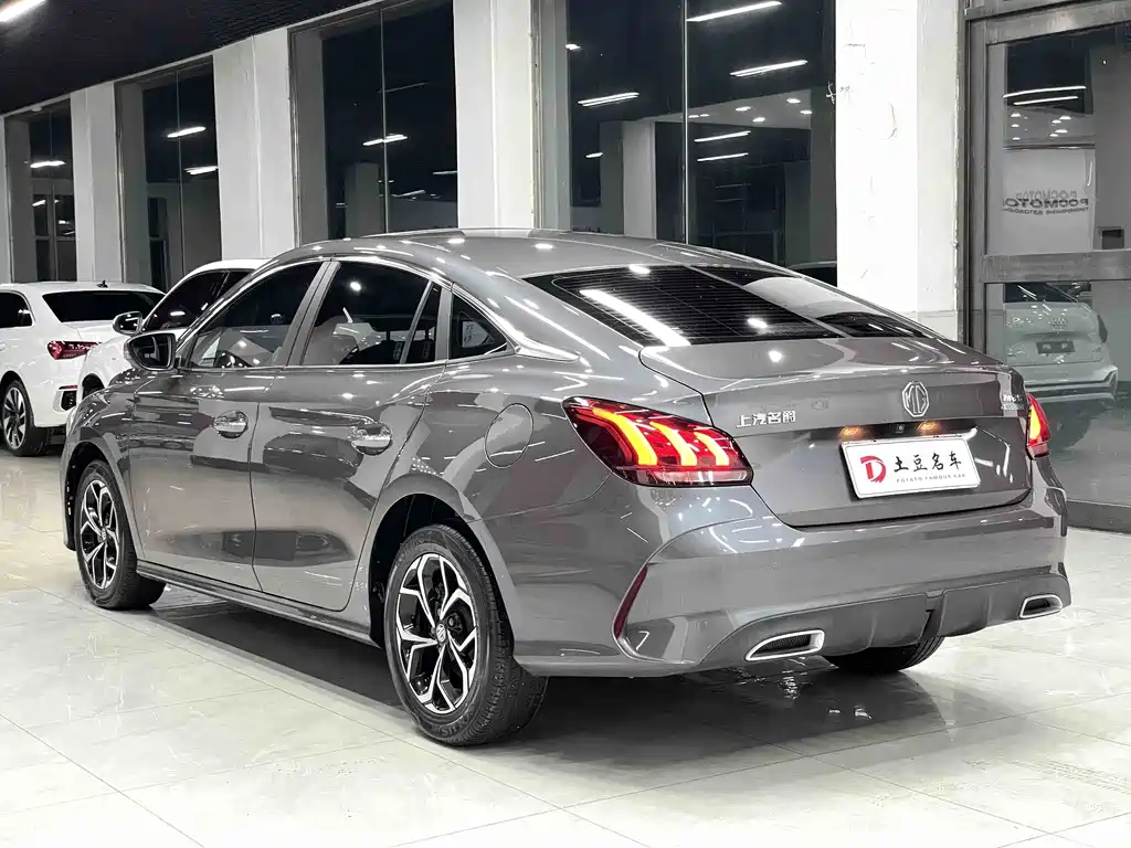 MG5 180 DVVT CVT Youth Luxury