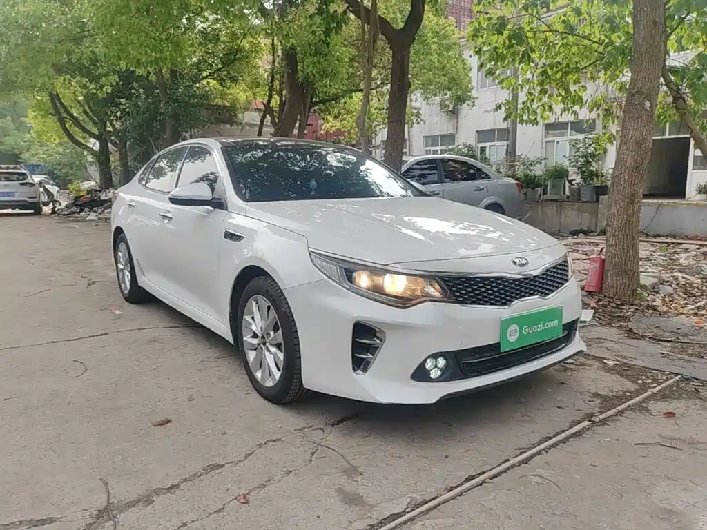Kia K5 1.6 T Auto LUX