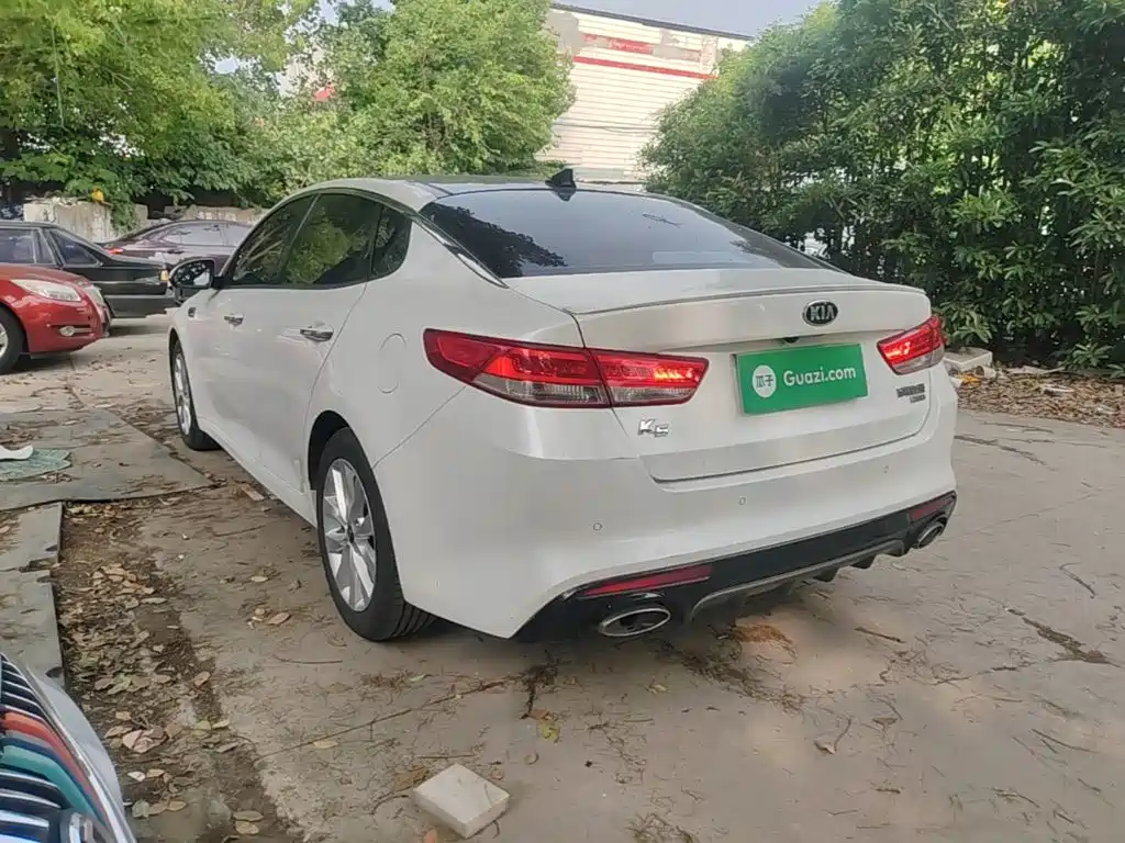 Kia K5 1.6 T Auto LUX