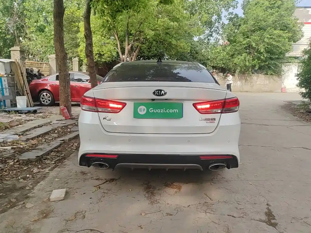 Kia K5 1.6 T Auto LUX