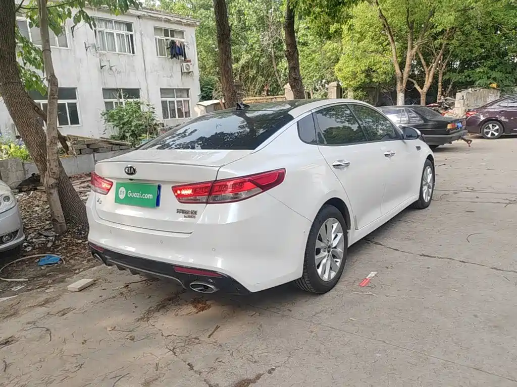 Kia K5 1.6 T Auto LUX