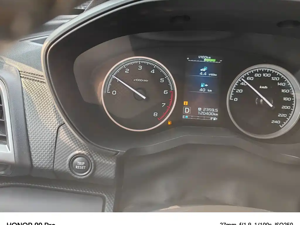 Forester 2.0 i Luxury EyeSight