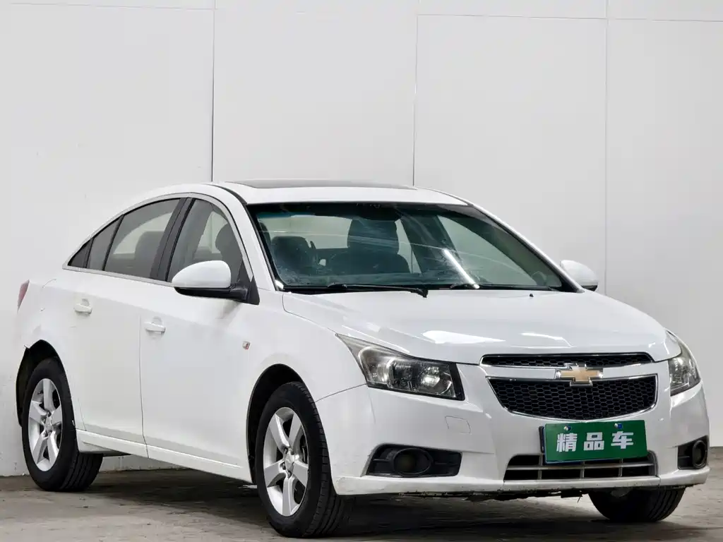 Cruze 1.6 L SE MT