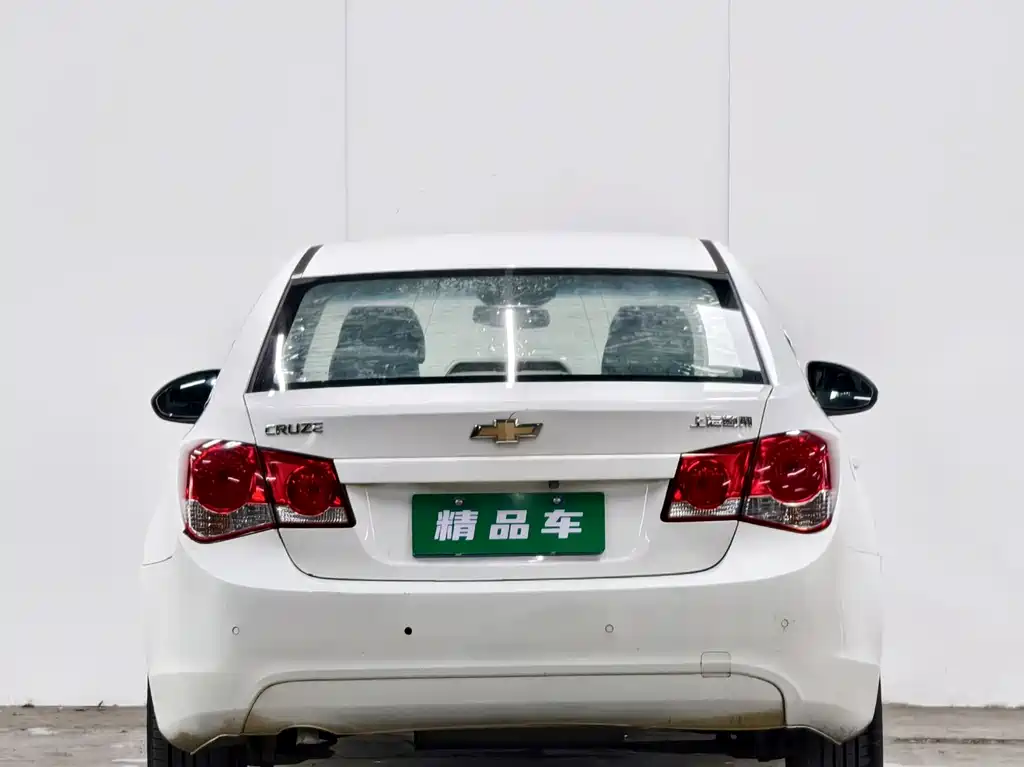 Cruze 1.6 L SE MT
