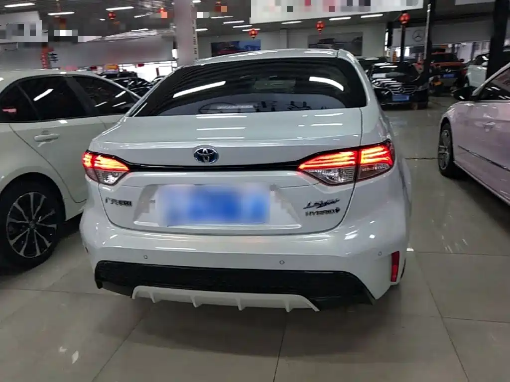 Levin Dual Engine 1.8 H E-CVT Sport