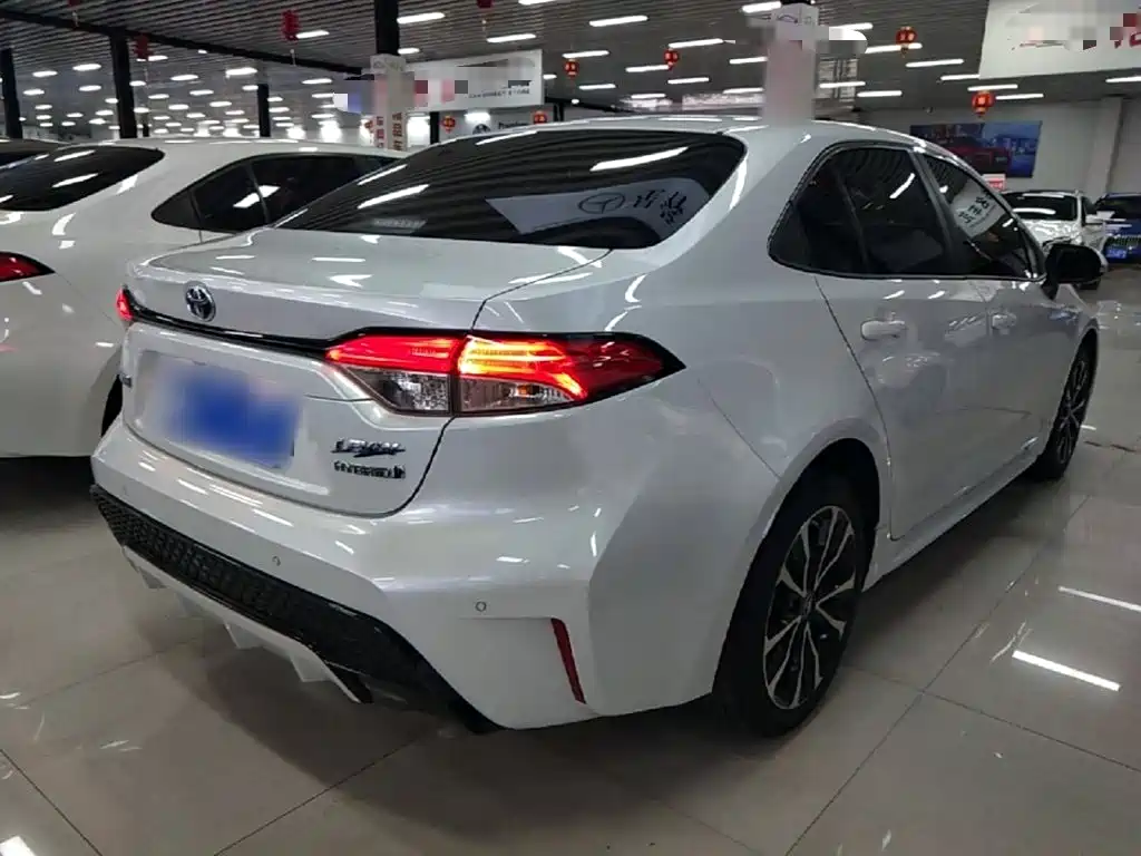 Levin Dual Engine 1.8 H E-CVT Sport