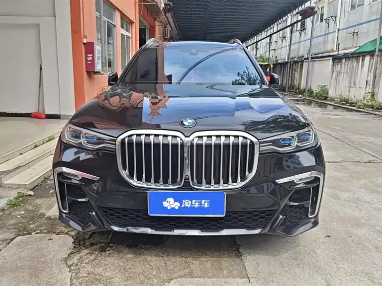 BMW X7 xDrive40 i Premium M Sport Package