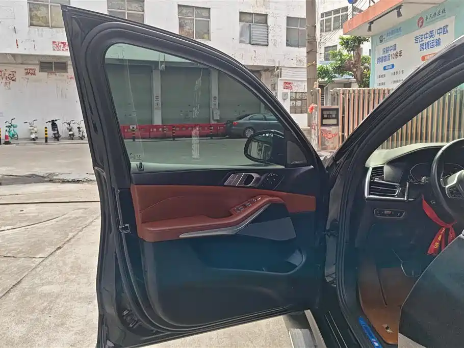 BMW X7 xDrive40 i Premium M Sport Package