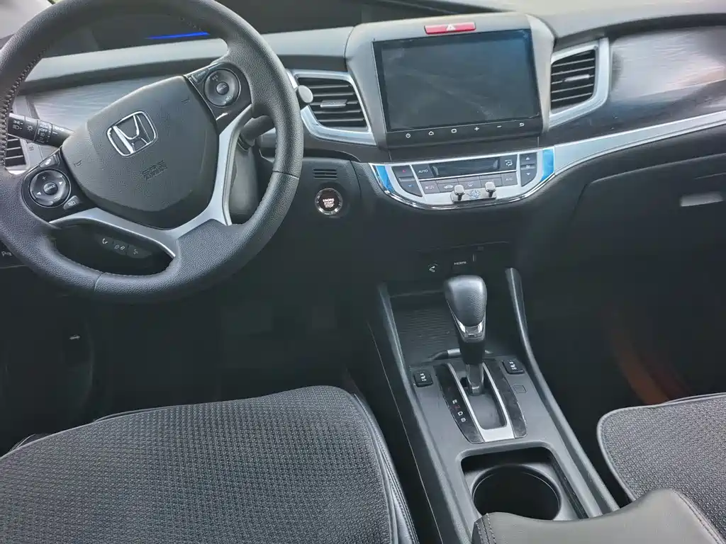 Jade 1.8 L CVT Luxury 5-seat