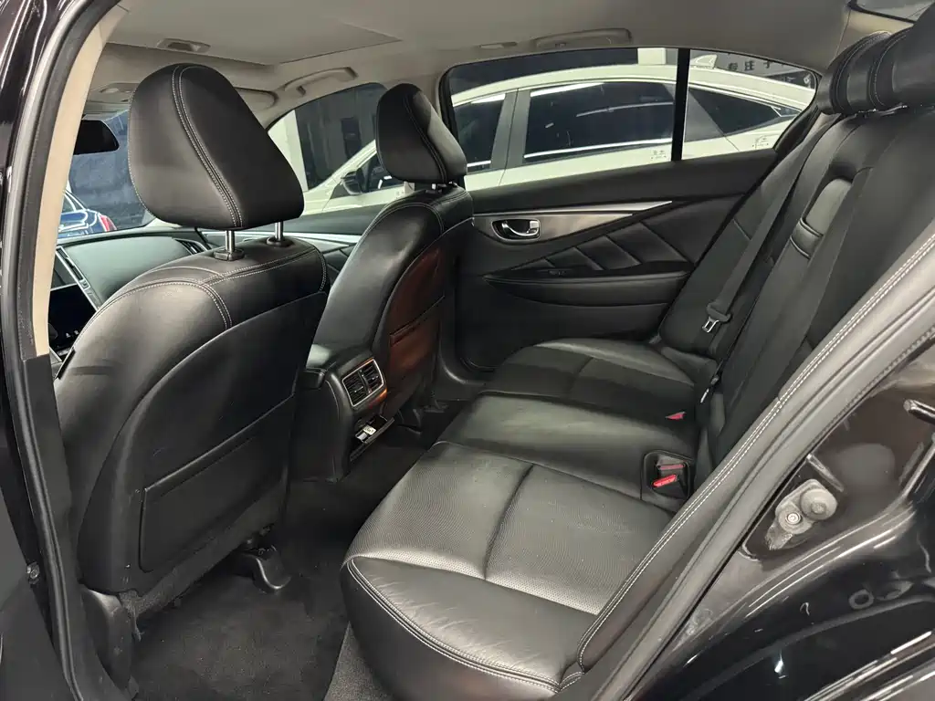 Infiniti Q50 L 2.0 T Joy