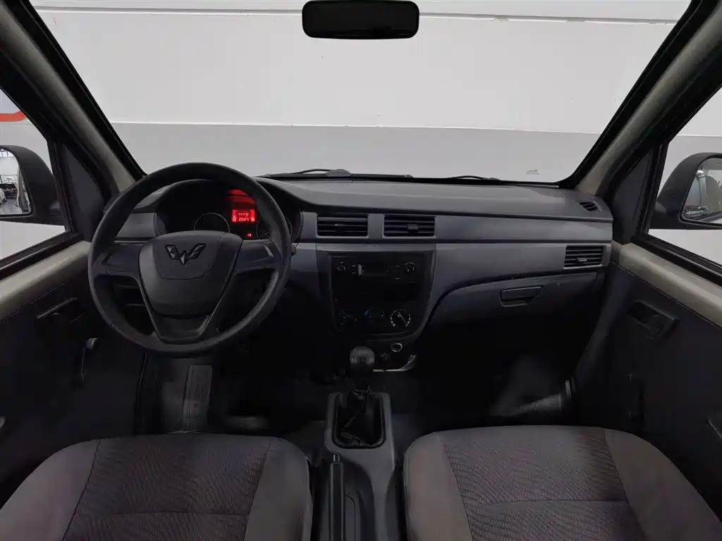 Wuling Zhiguang 1.2 L S Utility LSI