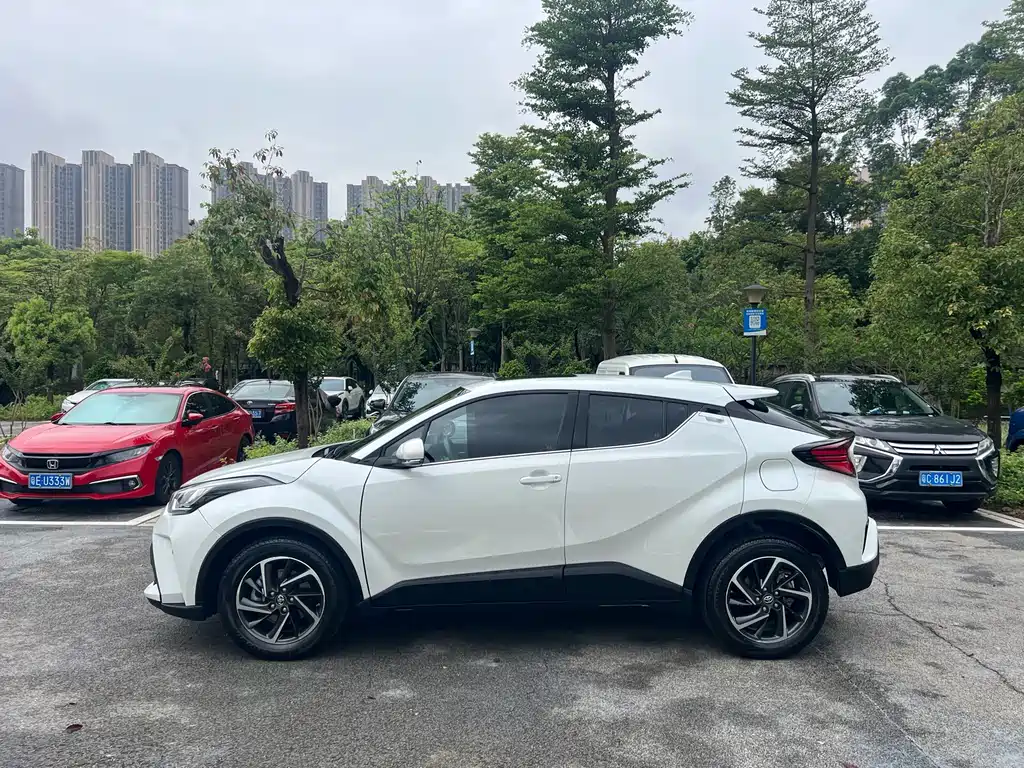 Toyota C-HR 2.0 L Luxury