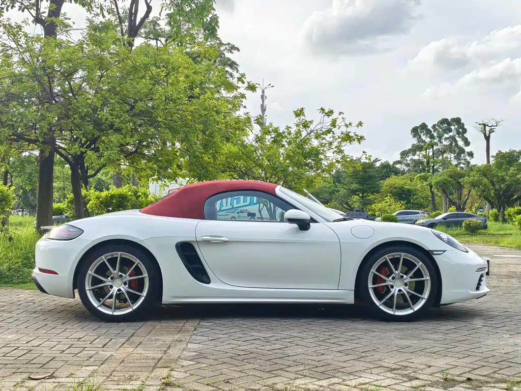 Porsche 718 Boxster 2.0 T