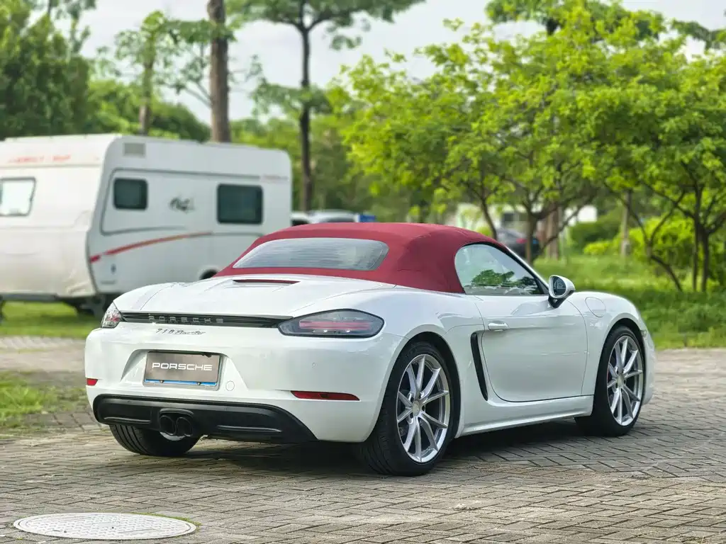 Porsche 718 Boxster 2.0 T