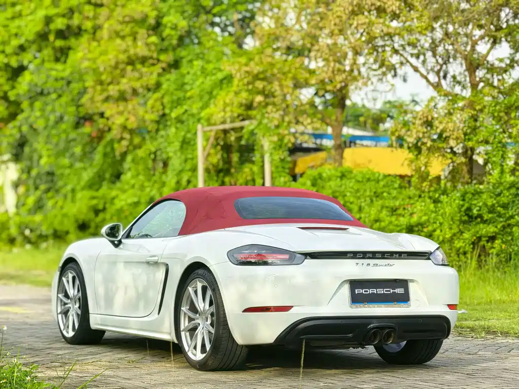 Porsche 718 Boxster 2.0 T