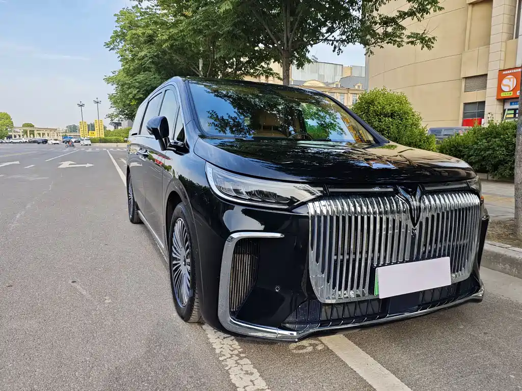 Voyah Dreamer PHEV 4 WD Flagship Kunpeng