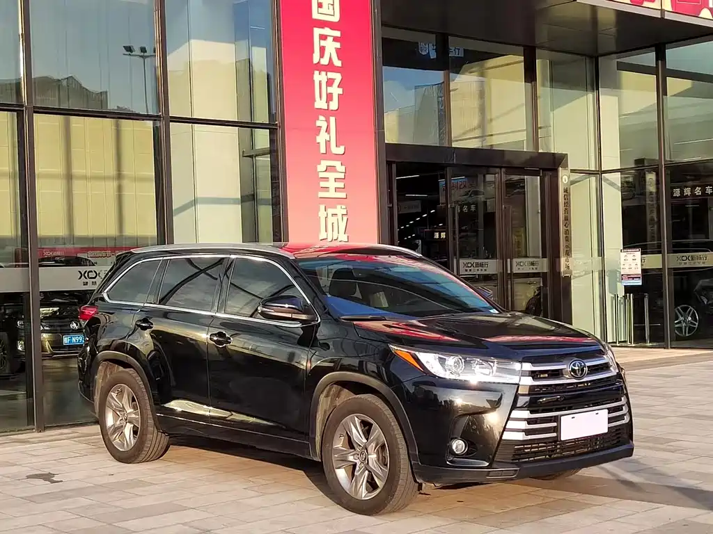 Highlander 2.0 T 4 WD Luxury 7-seat