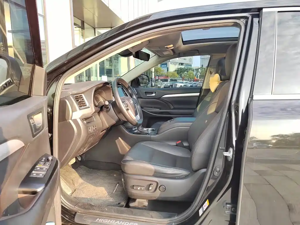 Highlander 2.0 T 4 WD Luxury 7-seat