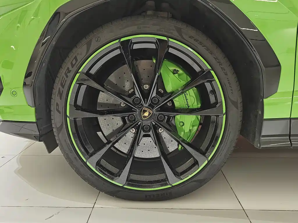 Urus 4.0 T V8