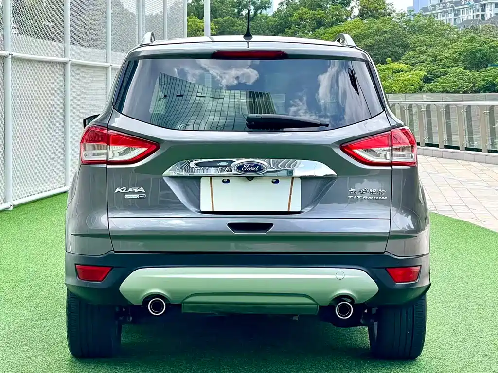 Kuga 2.0 L GTDi 4 WD Distinguished