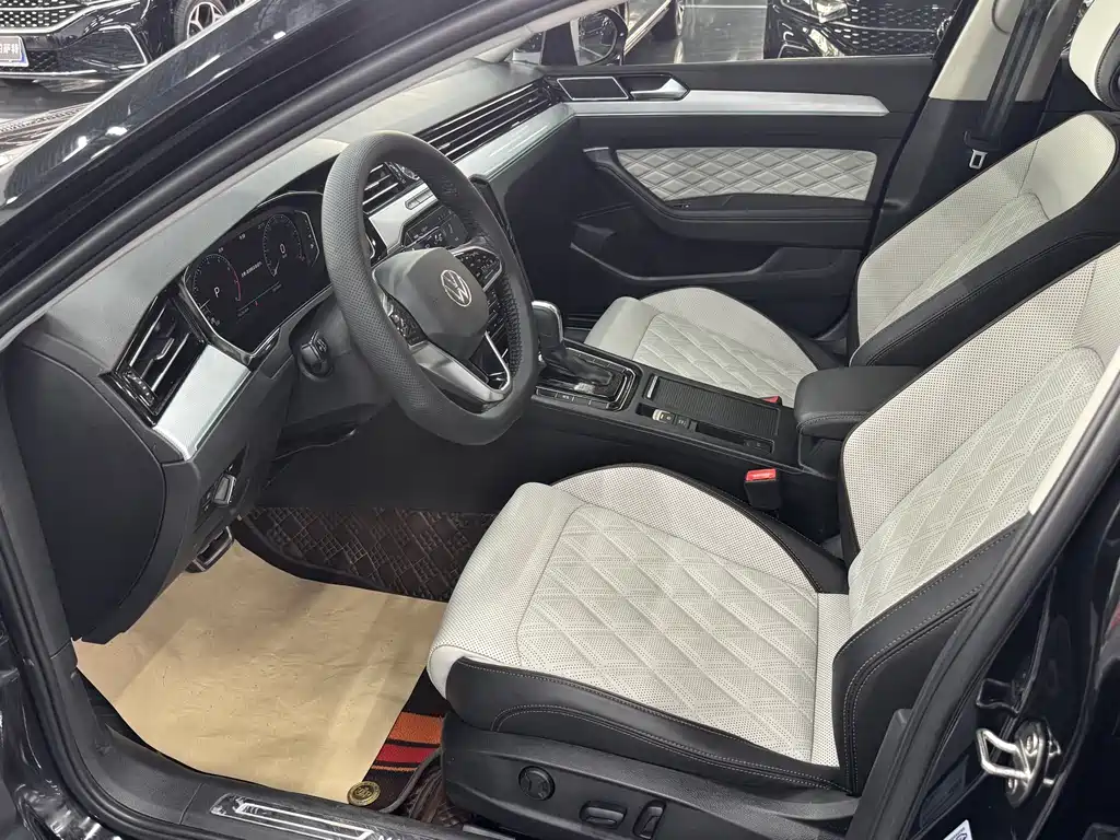 Magotan 200 10 K Commemorative 330 TSI DSG Luxury