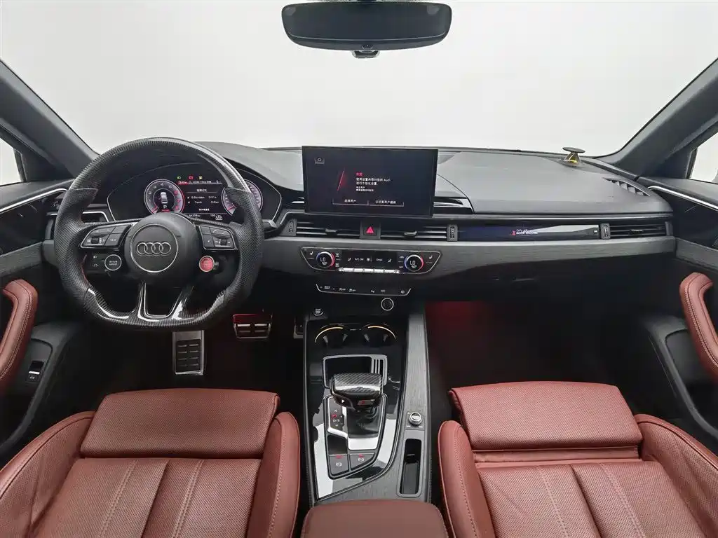 Audi A4 L 40 TFSI Luxury Dynamic
