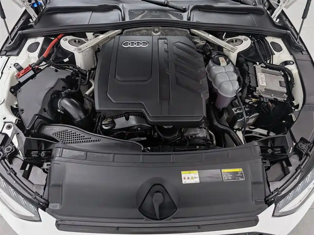 Audi A4 L 40 TFSI Luxury Dynamic
