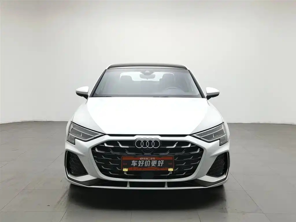 Audi A3 A3 L Limousine 35 TFSI Flying Spur Premium