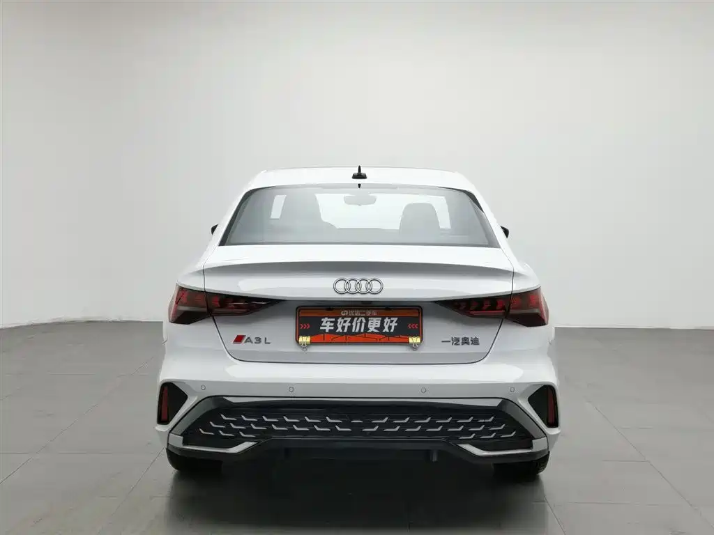 Audi A3 A3 L Limousine 35 TFSI Flying Spur Premium
