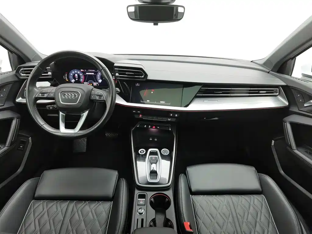 Audi A3 A3 L Limousine 35 TFSI Flying Spur Premium