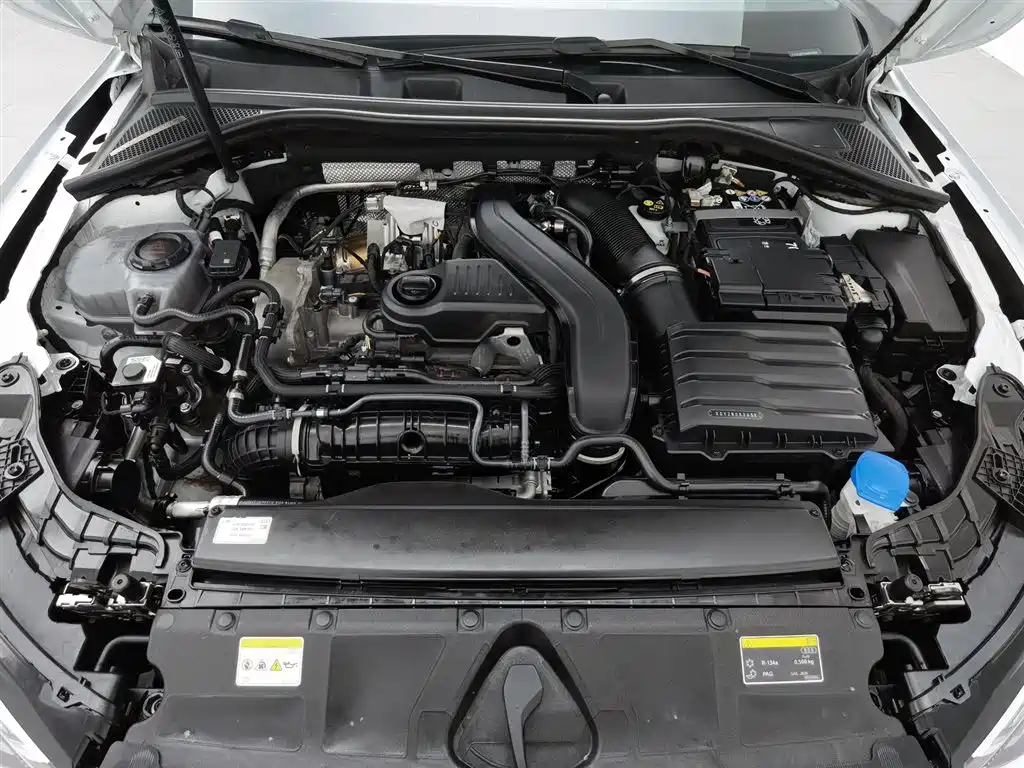 Audi A3 A3 L Limousine 35 TFSI Flying Spur Premium