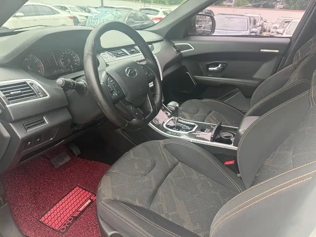 Landwind X7 陆风X7 2015款 2.0 T 全景尊享版