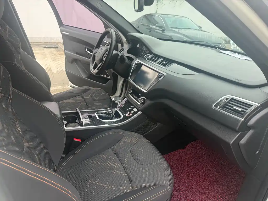 Landwind X7 陆风X7 2015款 2.0 T 全景尊享版